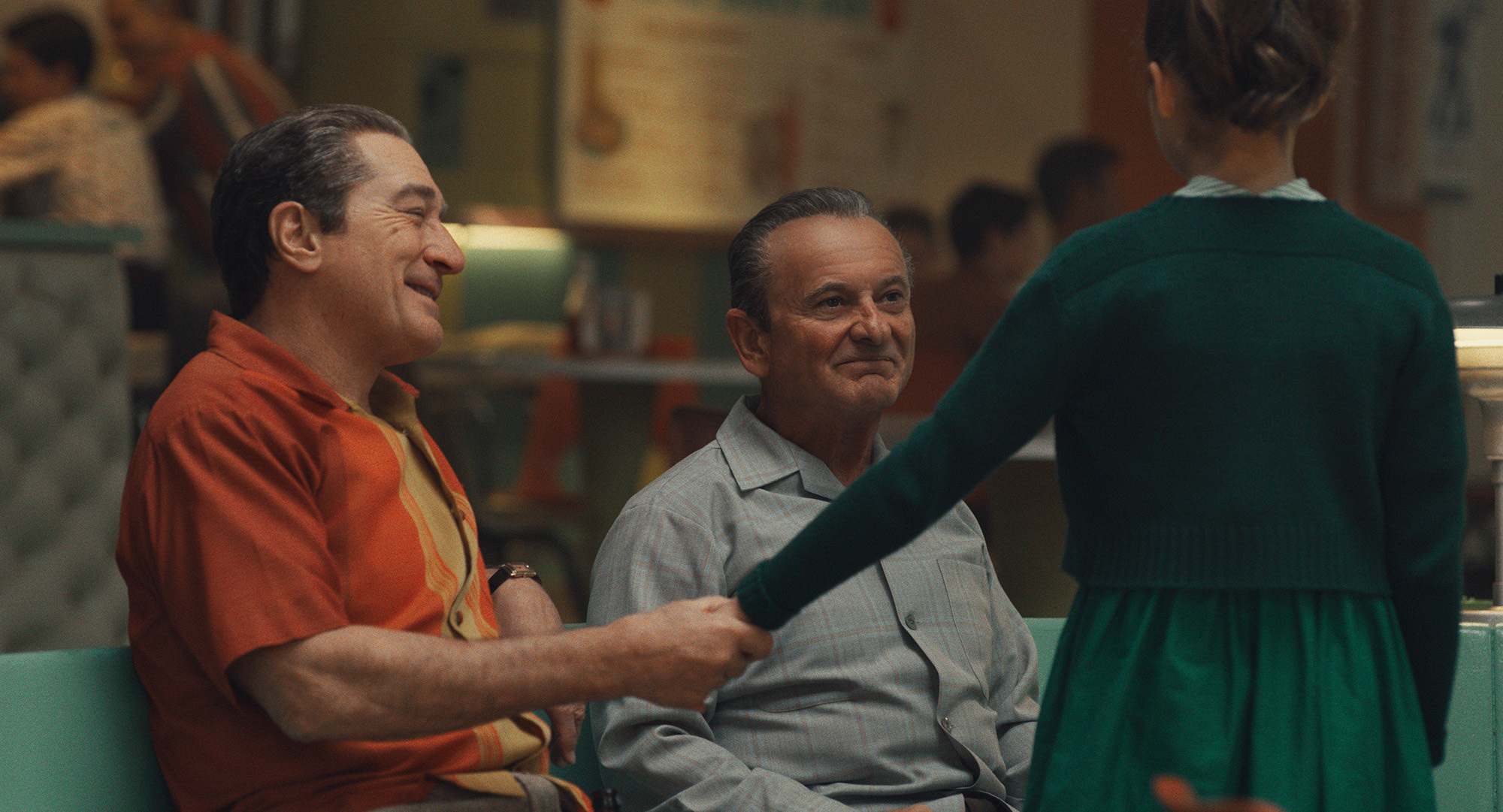 روبرت دي نيرو في دور فرانك شيران وآل باتشينو في دور جيمي هوفا في فيلم The Irishman على Netflix