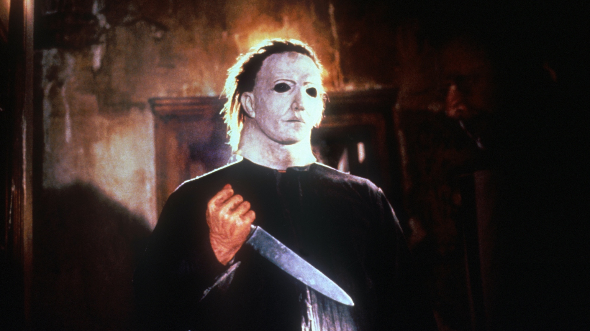 Nick Castle بدور مايكل مايرز / The Shape in Halloween (1978) ، أحد أفضل أفلام الرعب بنسبة 95٪ وما فوق على Rotten Tomatoes
