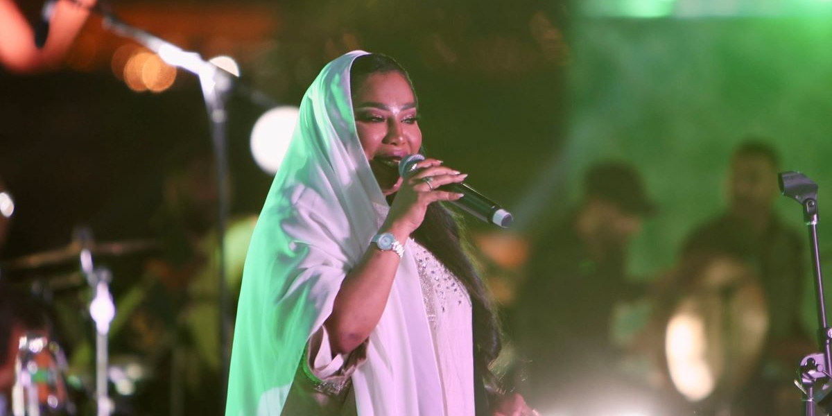 "موضي الشمراني" تشعل أولى الحفلات الغنائية في البيت السعودي على كورنيش دوحة قطر