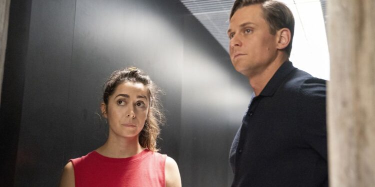 Cristin Milioti as Hazel Green and Billy Magnussen as Byron Gogol in Made for Love season 2