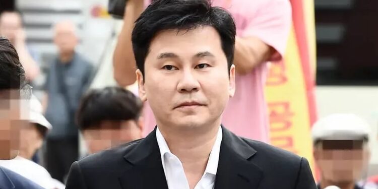 [عاجل] تم تبرئة يانغ هيون سوك من تهمة تهديد المتدربة السابقة A ومحاولته التغطية على قضية مخدرات B.I عضو فرقة آيكون السابق