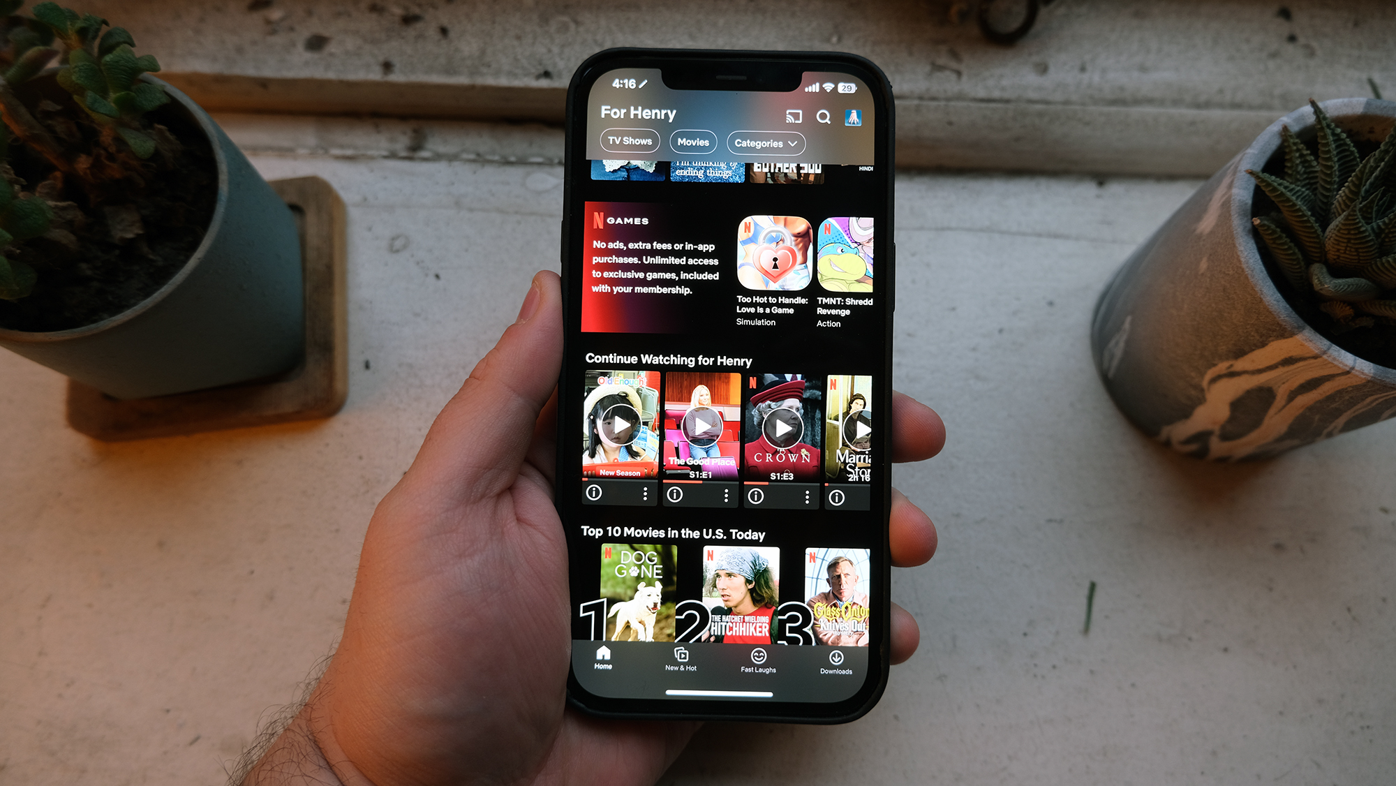 يضع تطبيق Netflix iPhone الجديد 